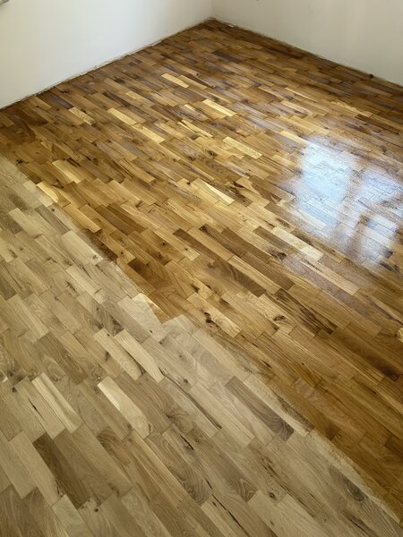 Raschetat (reconditionat) parchet masiv si stratificat.